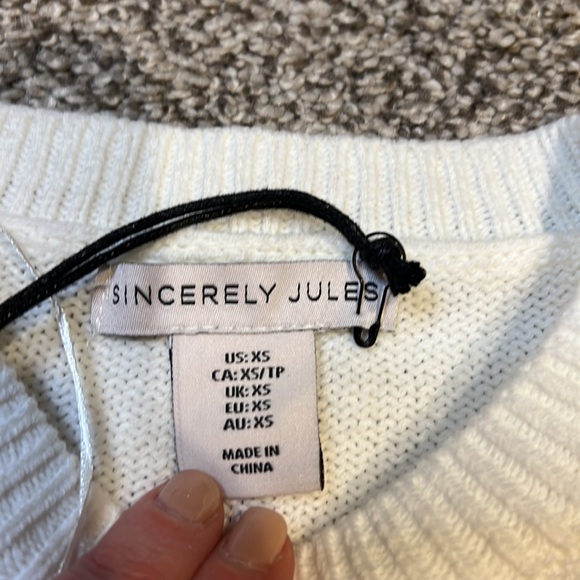 Sincerely Jules “AMOUR” Sweater NWT - Picture 6 of 9